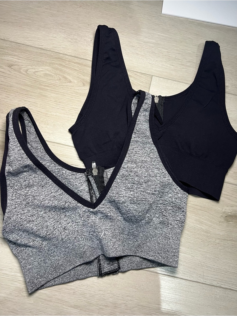 Front-Zip Wireless Active Bralette - Black & Heather Gray
